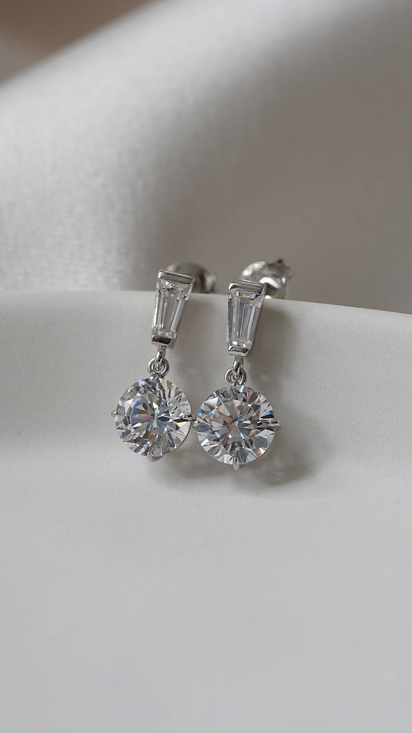 Athena Earrings 9K White Gold