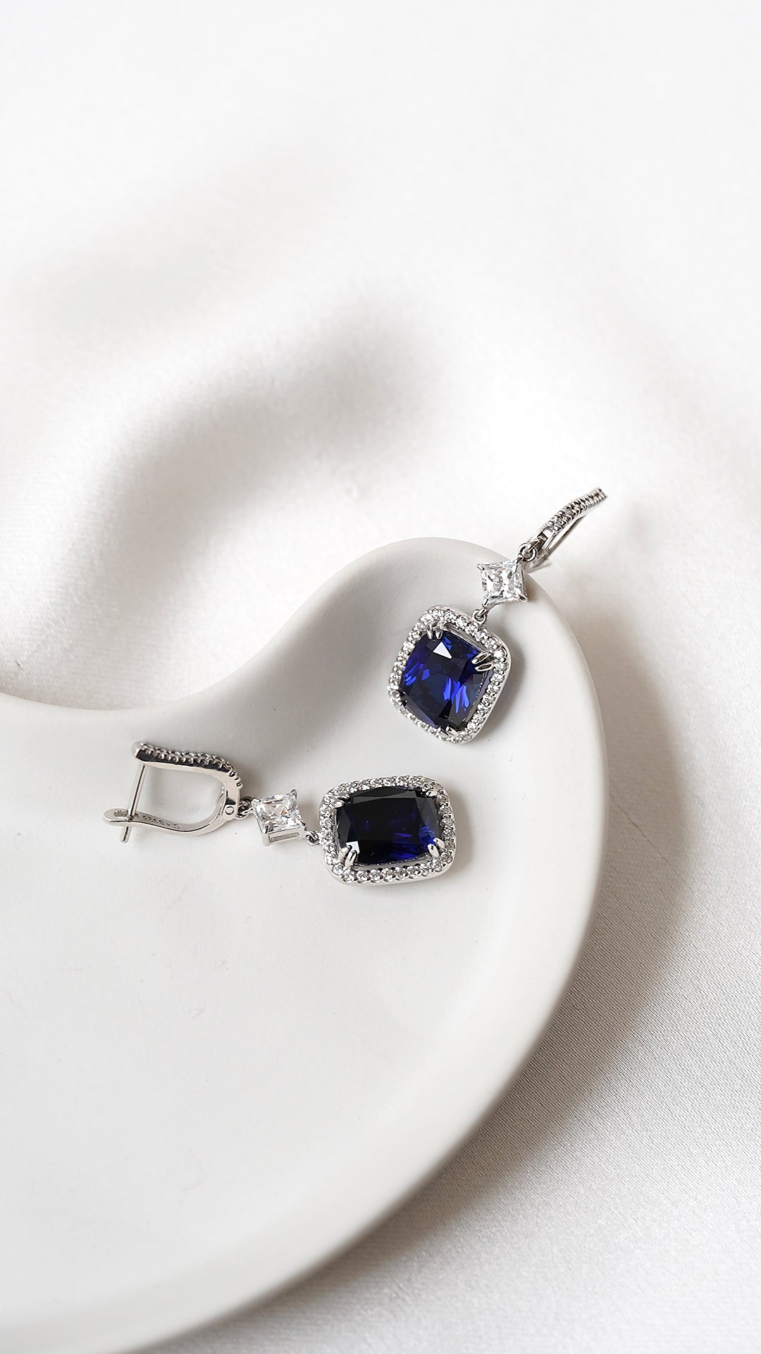 Claudia Cushion Sapphire Drops White Gold Plated