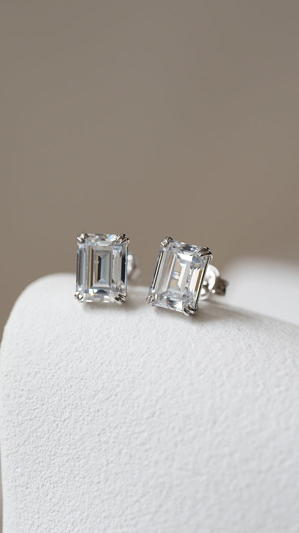 Fulton Stud Earrings 9K White Gold