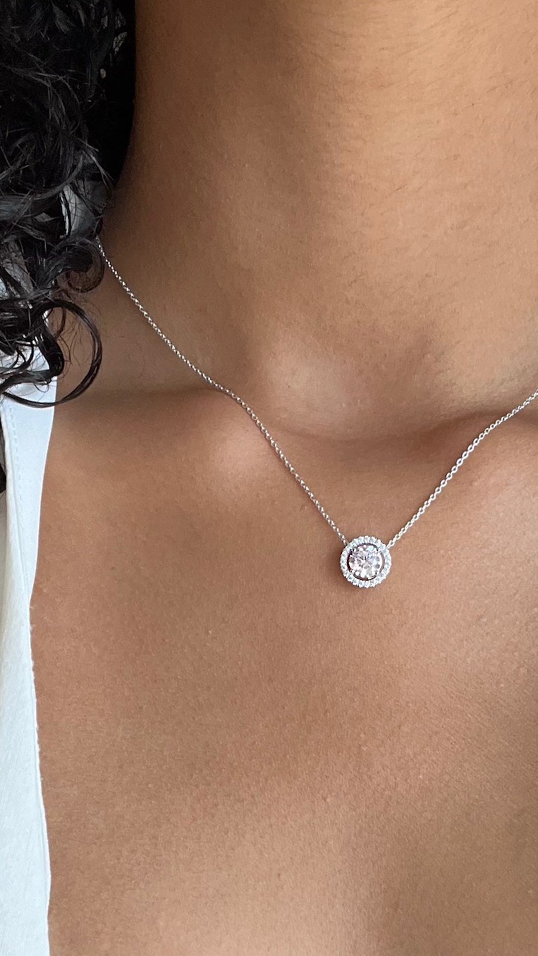 Gwen Necklace White Gold Plated