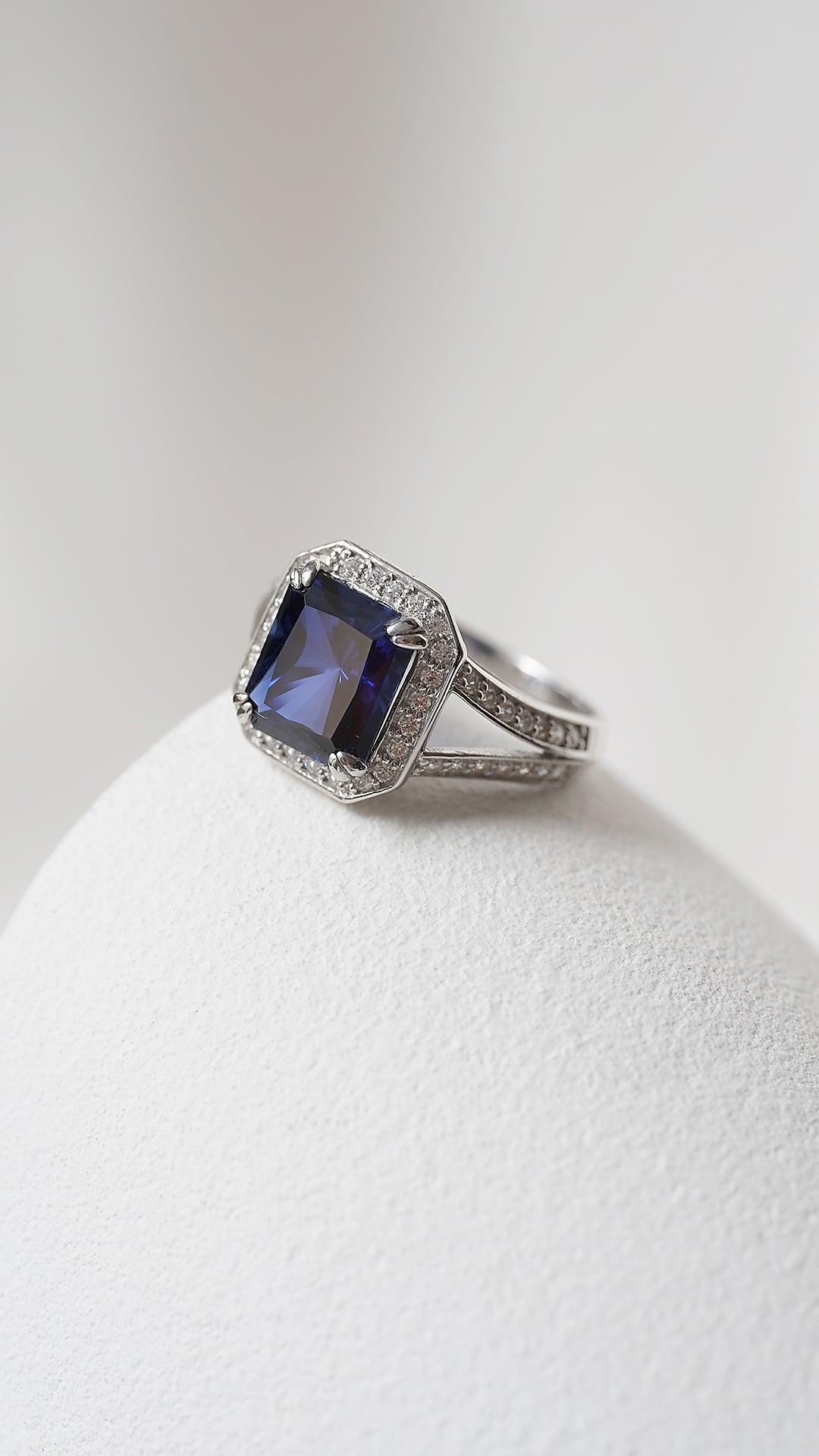 Percy Sapphire Ring White Gold Plated