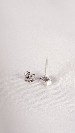 Seema Stud 9K White Gold