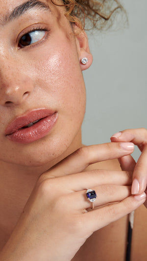 Sugarloaf Ring Sapphire with Halfmoons White Gold Plated