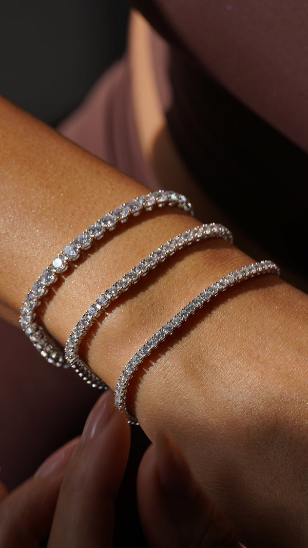 Womens sterling silver tennis bracelets – A timeless piece with customisable carat sizes